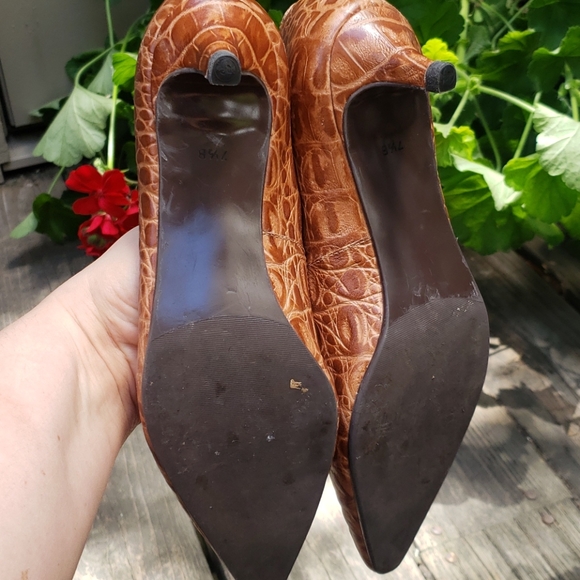 Talbots Erica Croc Kitten Heels size 7.5B - Picture 7 of 8